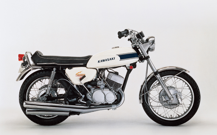 1960〜70年のモデルが集結。「カワサキワールド」でモーターサイクル事業70周年特別展示を開催！